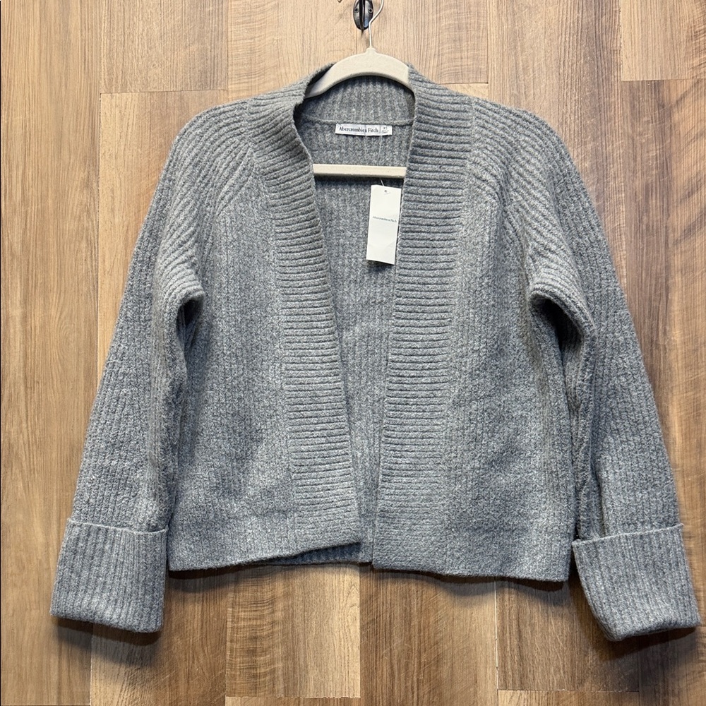 ABERCROMBIE CROPPED CARDIGAN